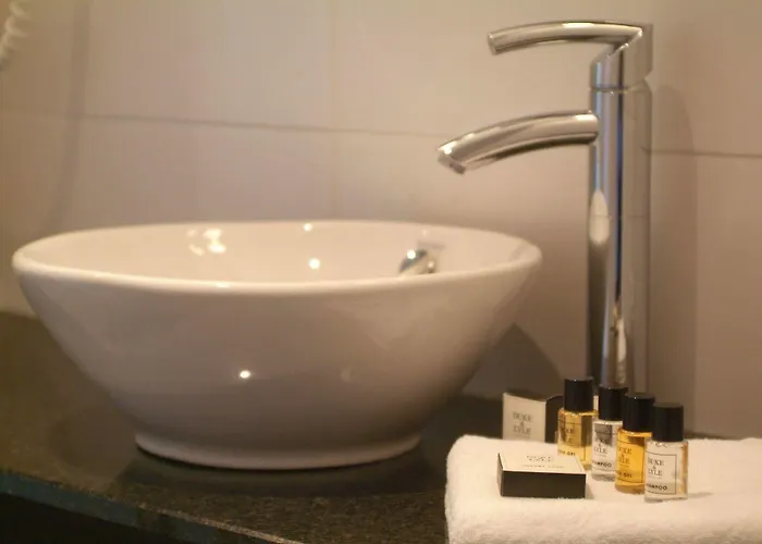 Restaurant La Sonnerie מלון Son en Breugel