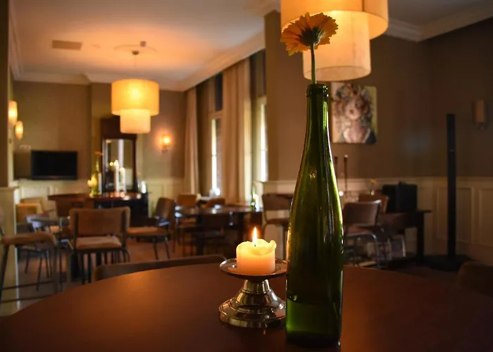 Restaurant La Sonnerie מלון Son en Breugel